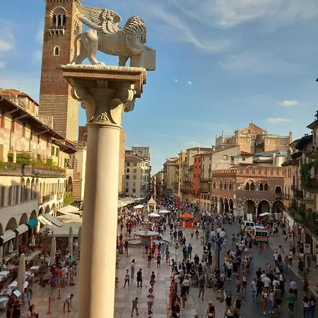 Residenza Santa Anastasia Gold - Piazza Erbe Βερόνα